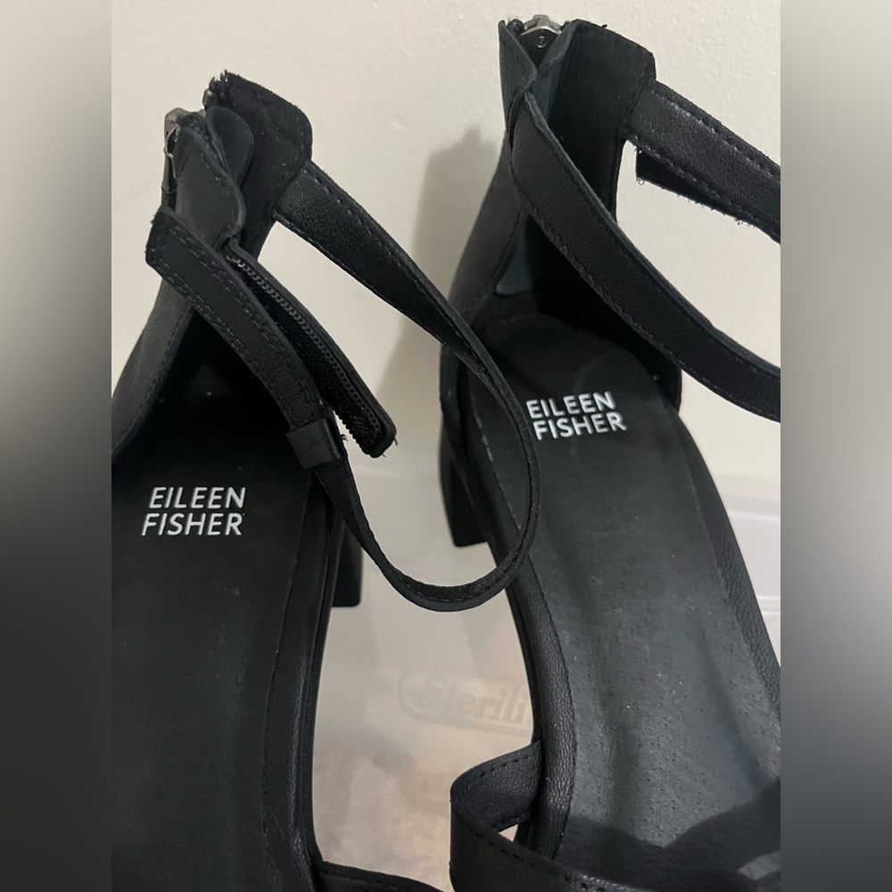Eileen Fisher NWOT Black Strappy Sandals Size 8 - Picture 6 of 7